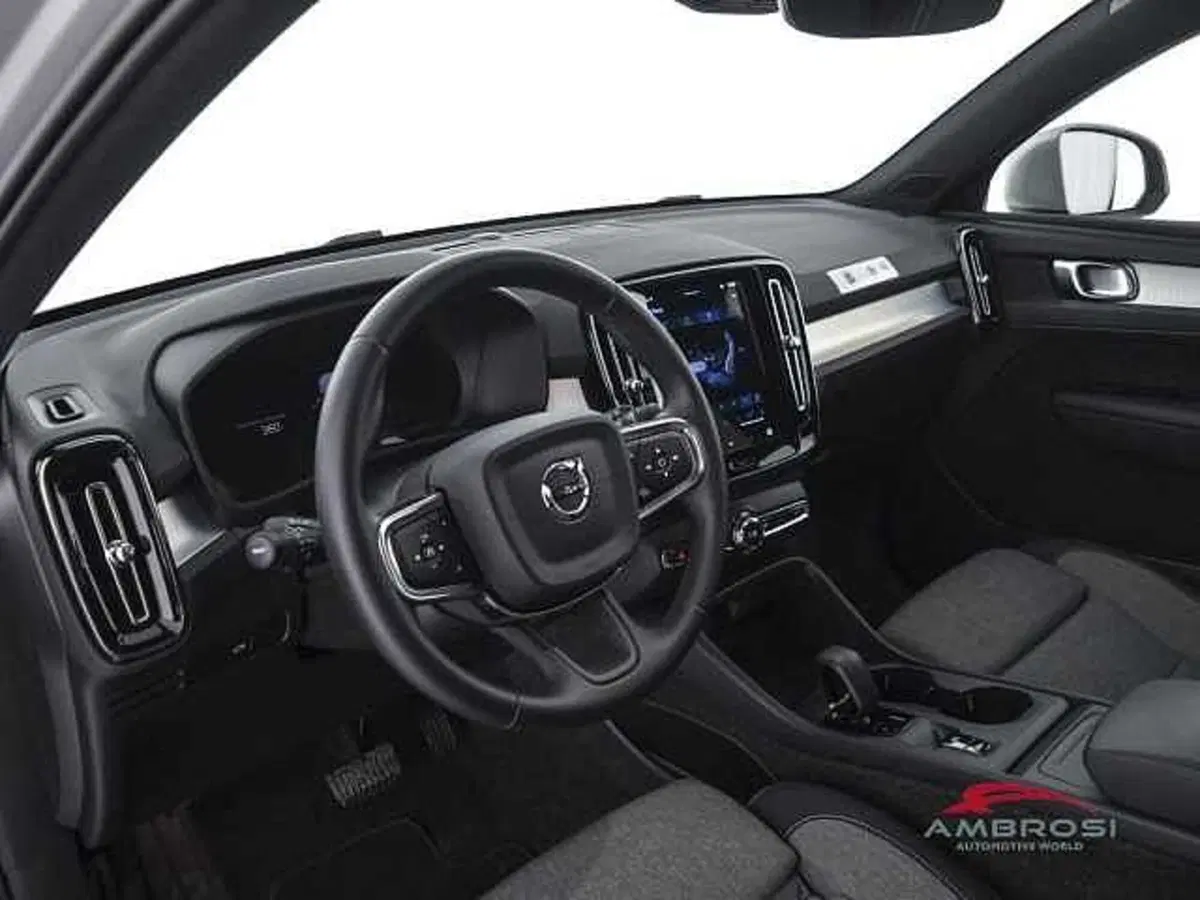 Volvo XC40 usata a Viterbo (8)
