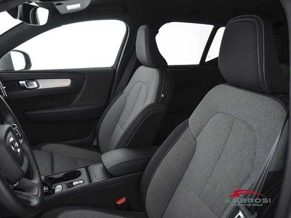 Volvo XC40 usata a Viterbo (9)