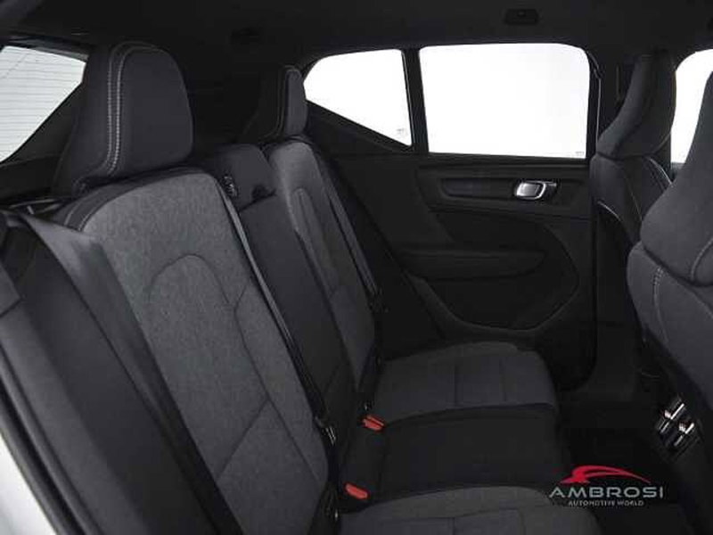 Volvo XC40 usata a Viterbo (11)