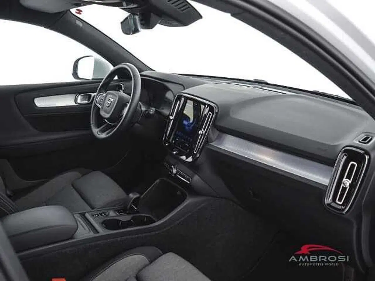 Volvo XC40 usata a Viterbo (12)