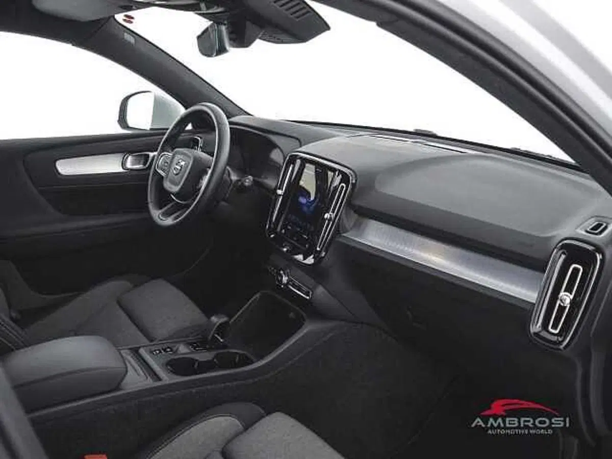 Volvo XC40 usata a Viterbo (12)
