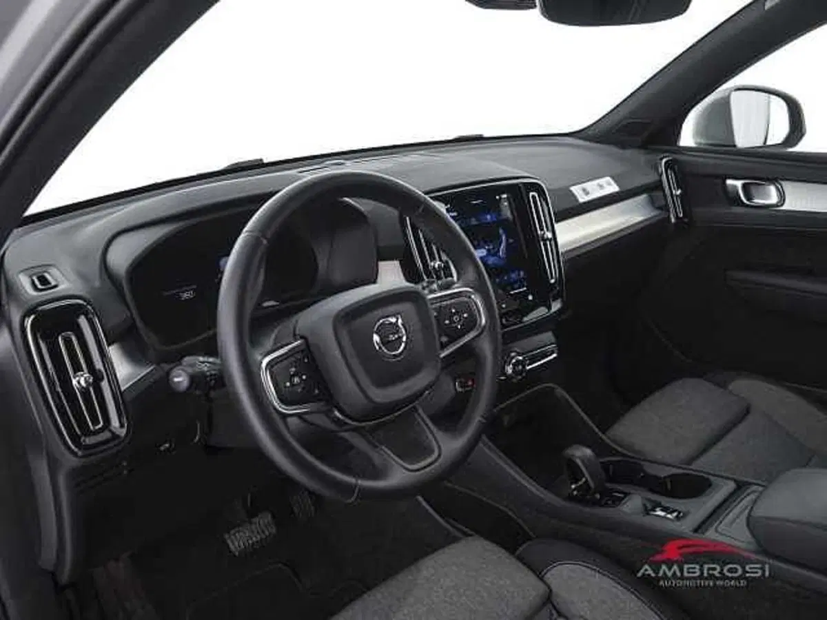 Volvo XC40 usata a Viterbo (8)