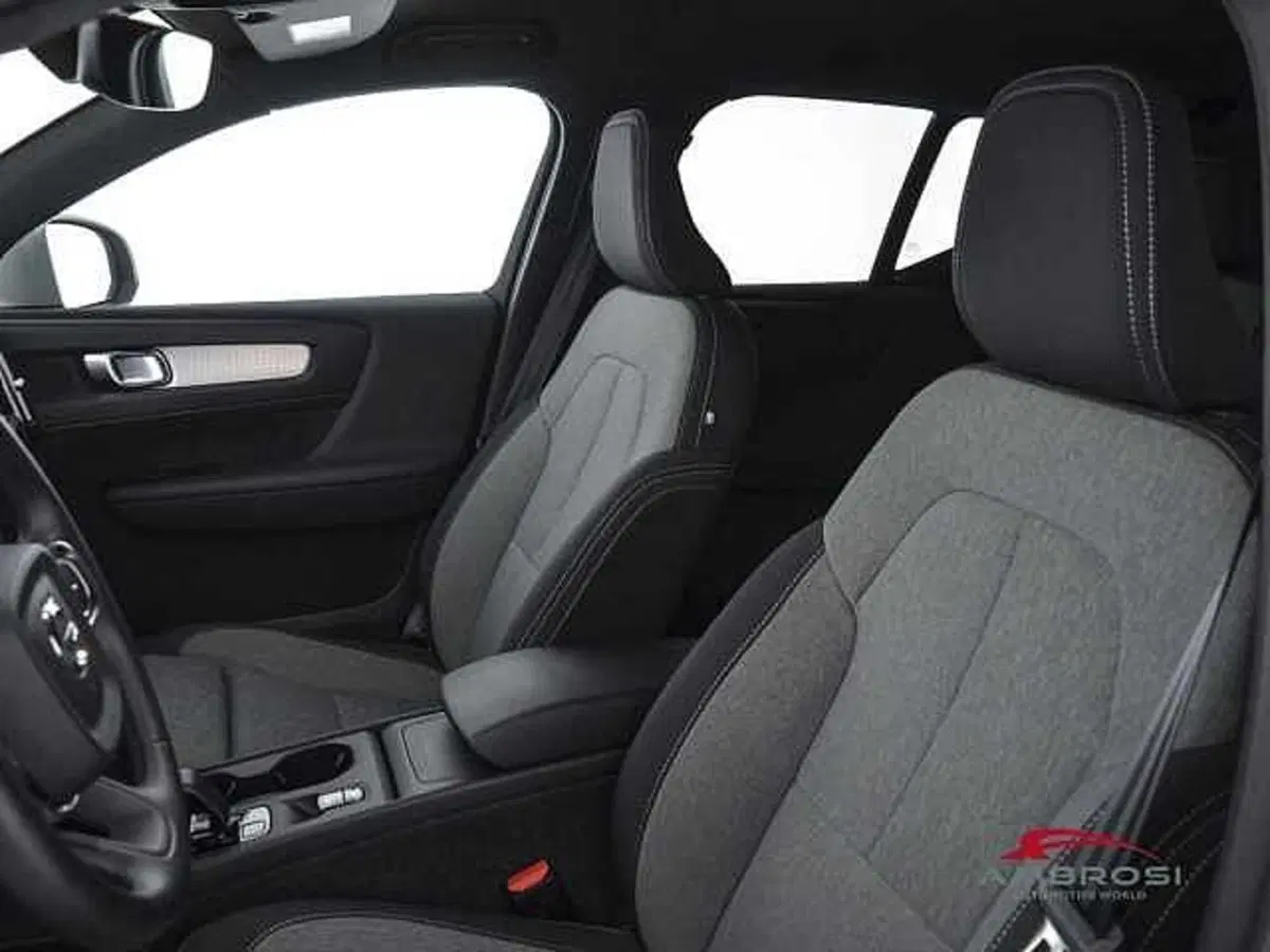Volvo XC40 usata a Viterbo (9)