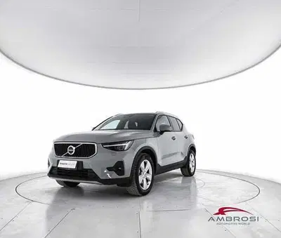 Volvo XC40 2.0 b3 Core auto del 2025 usata a Viterbo