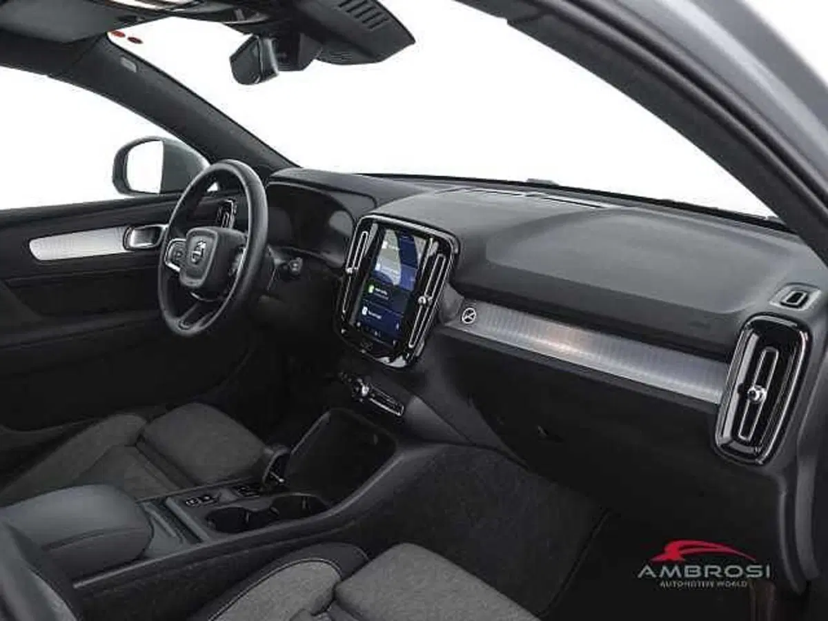 Volvo XC40 usata a Viterbo (12)