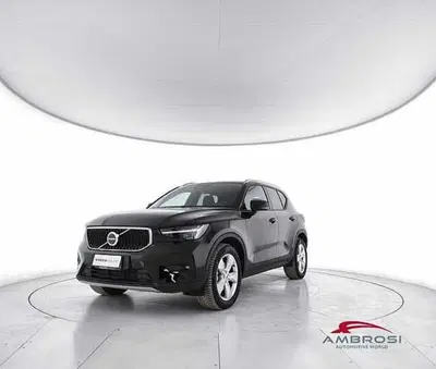 Volvo XC40 2.0 b3 Core auto del 2025 usata a Viterbo