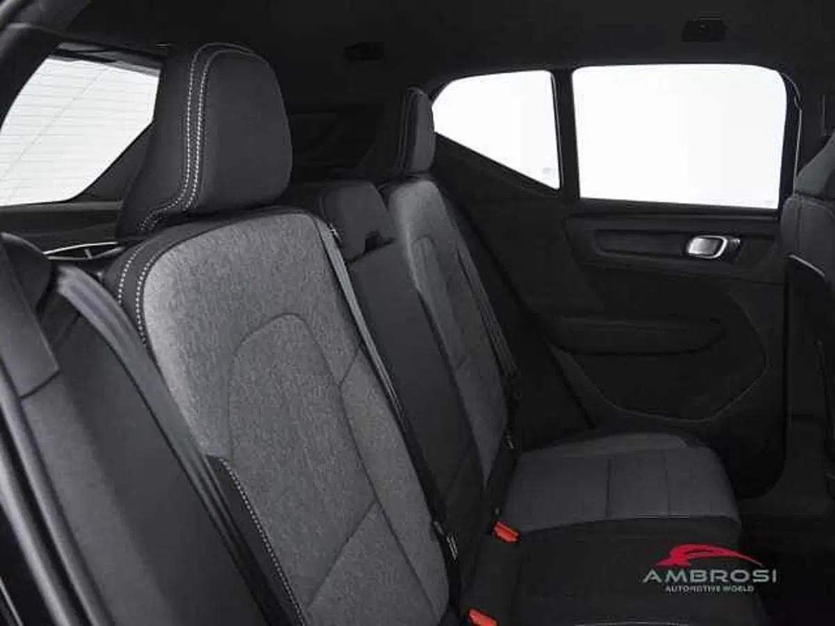 Volvo XC40 usata a Viterbo (11)