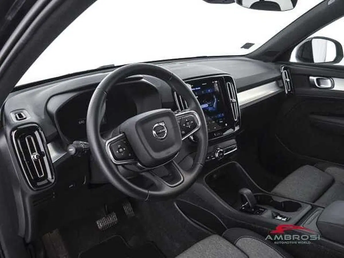 Volvo XC40 usata a Viterbo (8)
