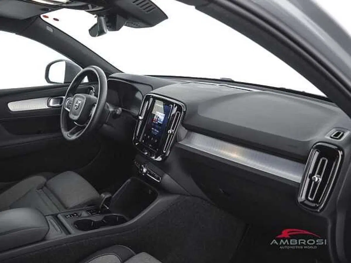 Volvo XC40 usata a Viterbo (12)