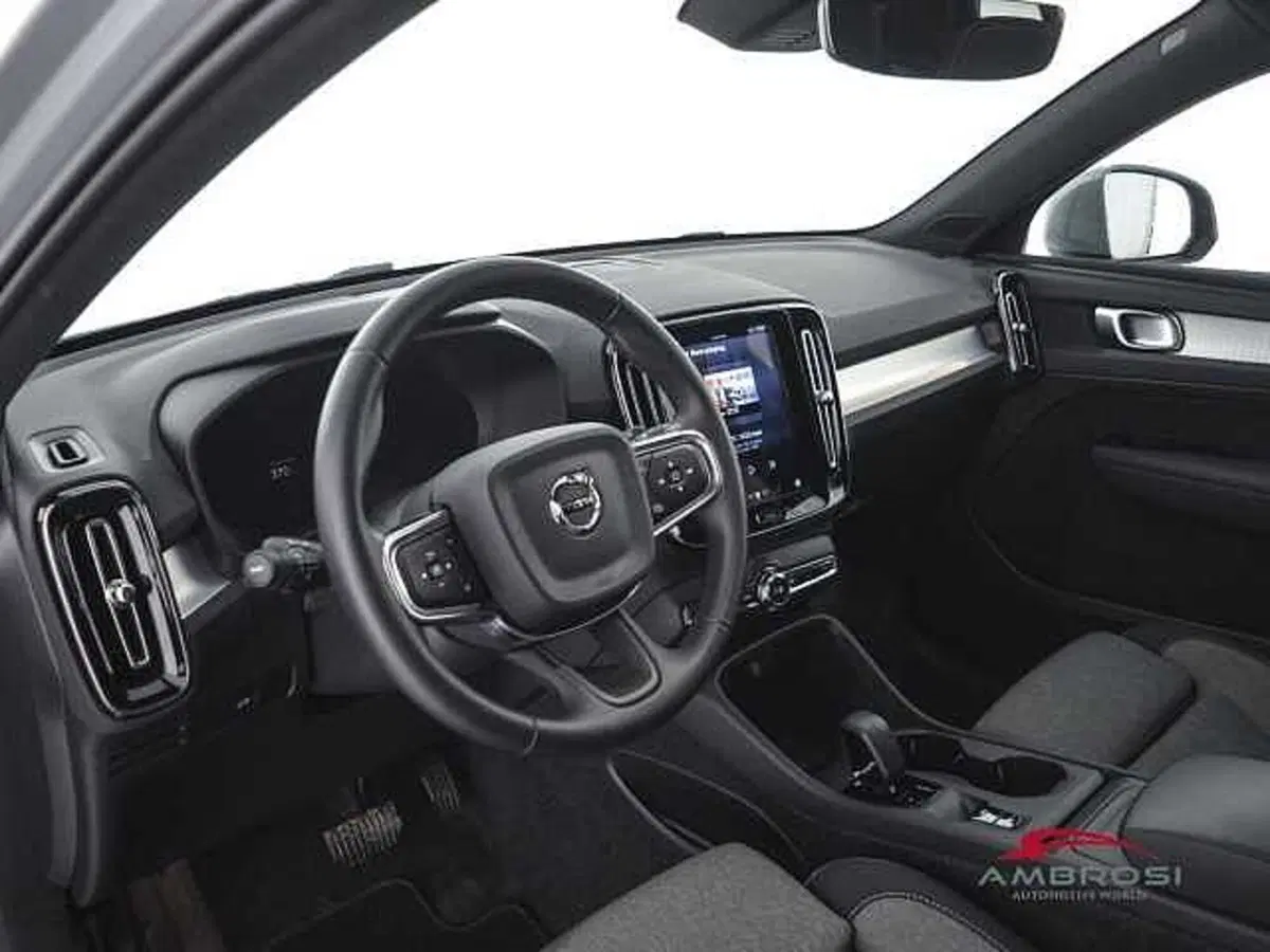 Volvo XC40 usata a Viterbo (8)