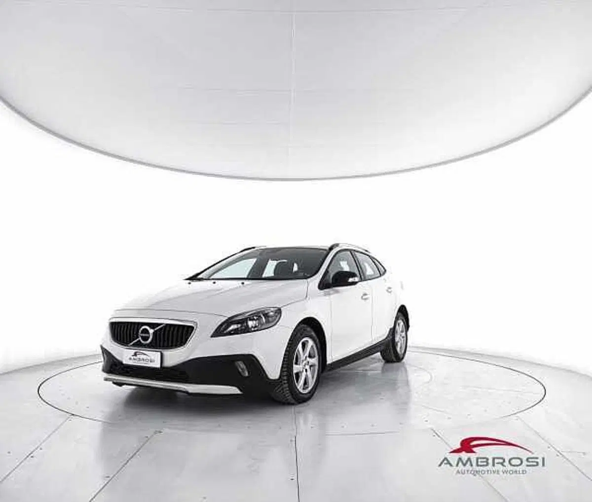 Volvo V40 Cross Country usata a Viterbo