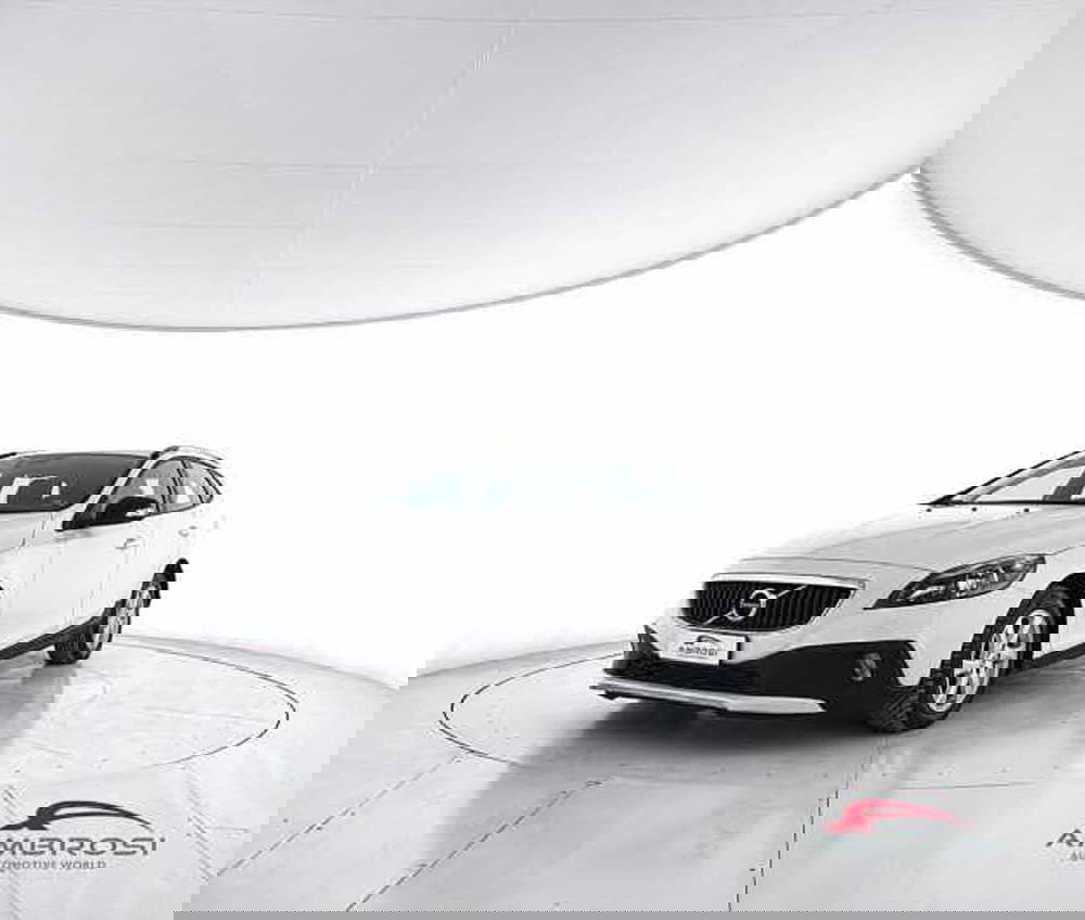 Volvo V40 Cross Country usata a Viterbo