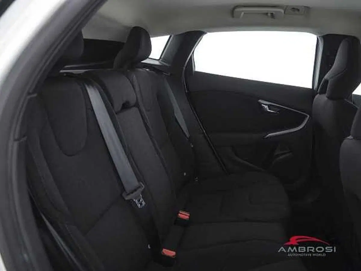 Volvo V40 Cross Country usata a Viterbo (11)