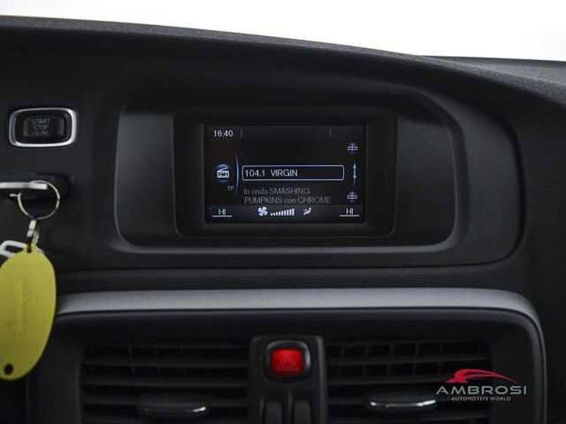 Volvo V40 Cross Country usata a Viterbo (14)