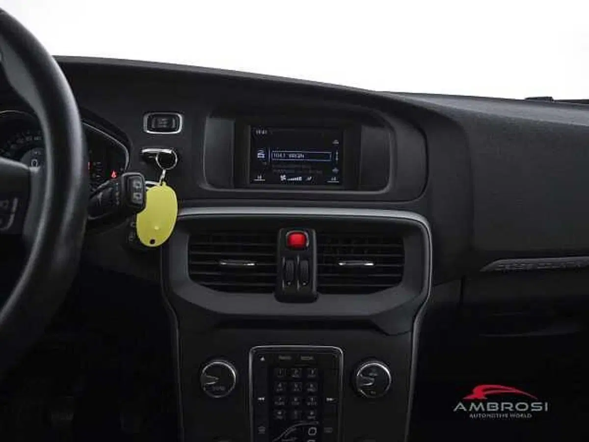Volvo V40 Cross Country usata a Viterbo (16)