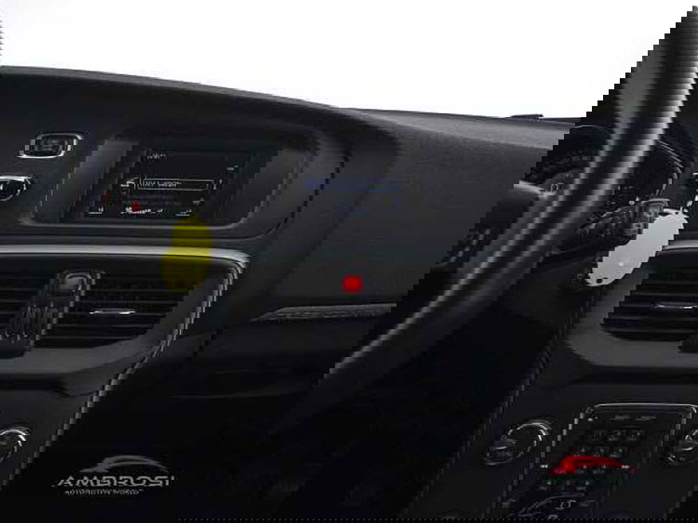 Volvo V40 Cross Country usata a Viterbo (16)