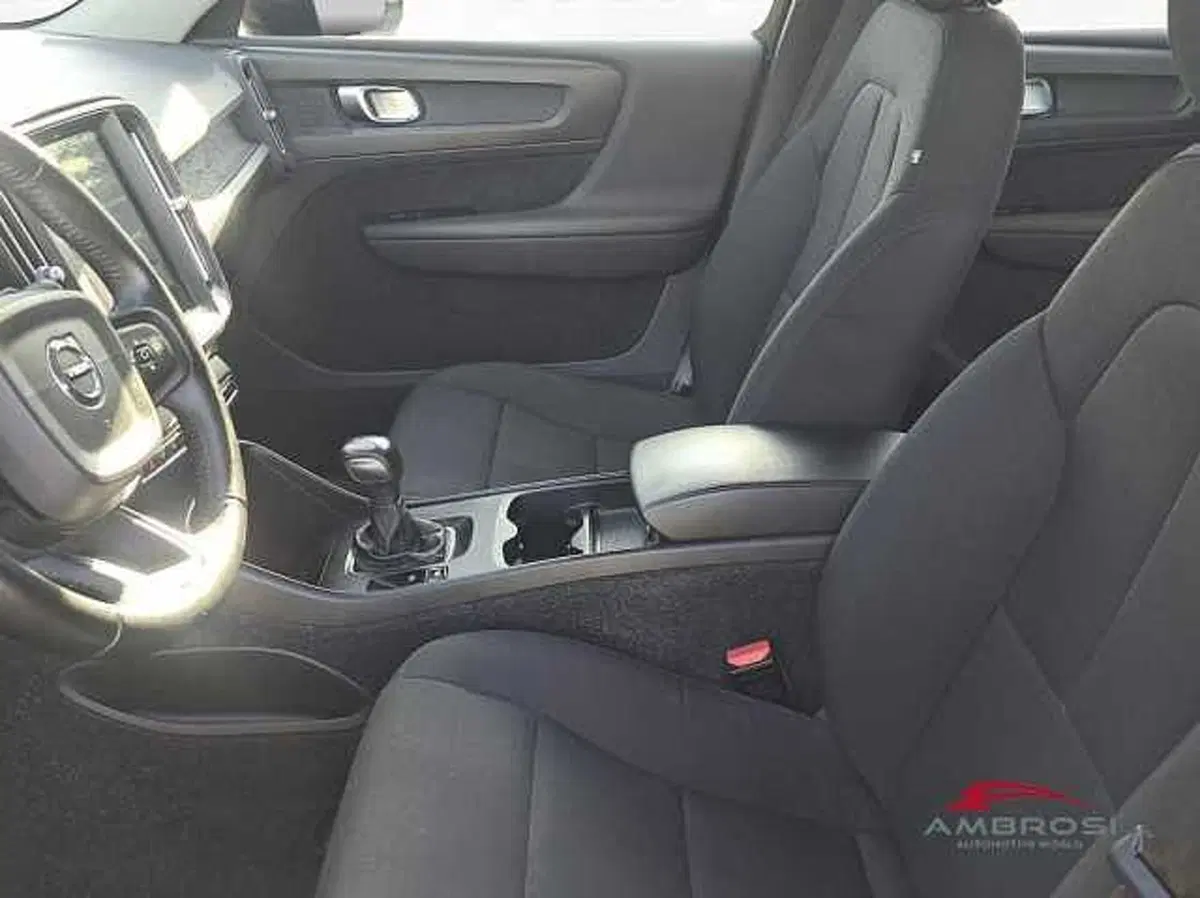Volvo XC40 usata a Viterbo (10)