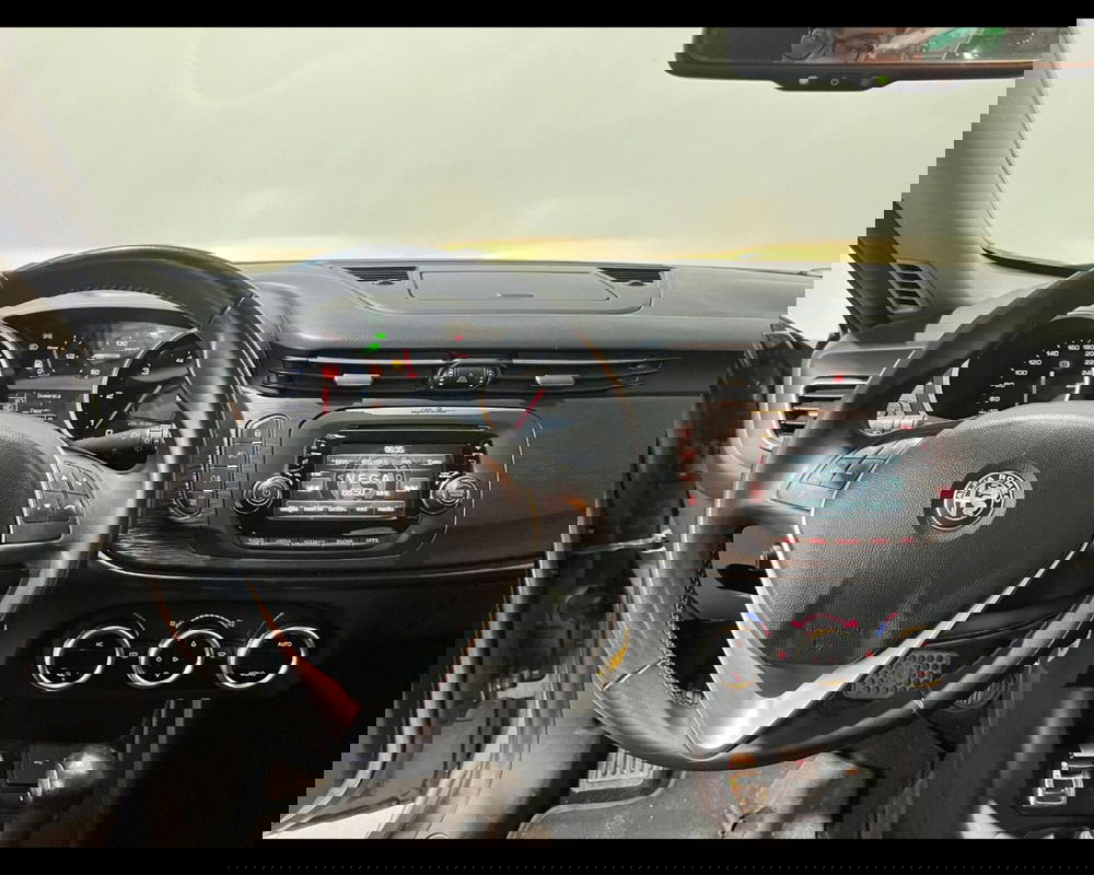 Alfa Romeo Giulietta usata a Asti (10)