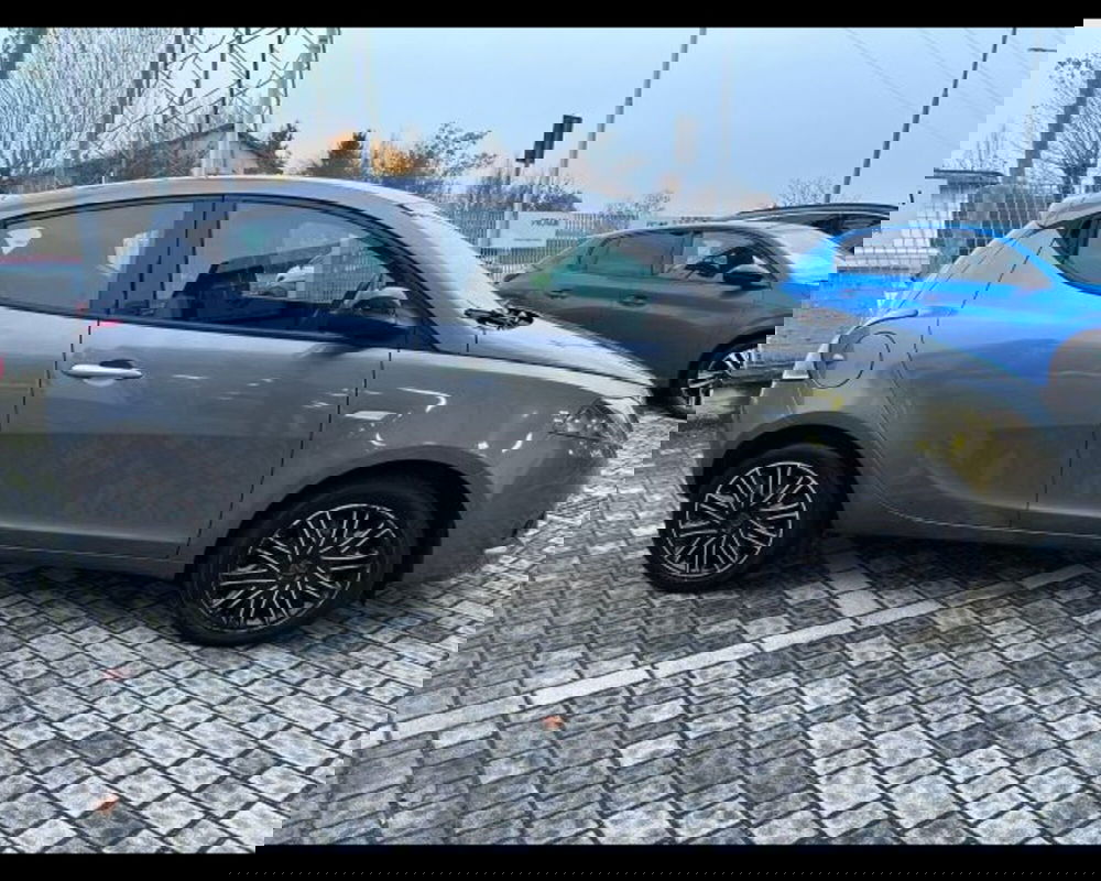 Lancia Ypsilon usata a Bologna