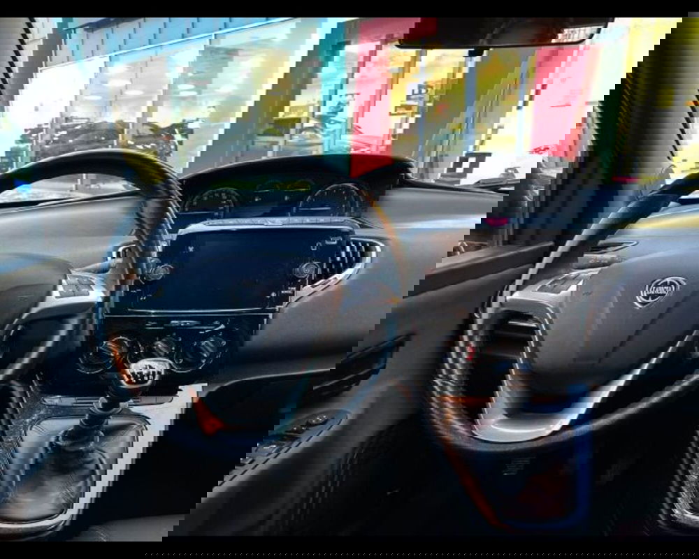 Lancia Ypsilon usata a Bologna (5)