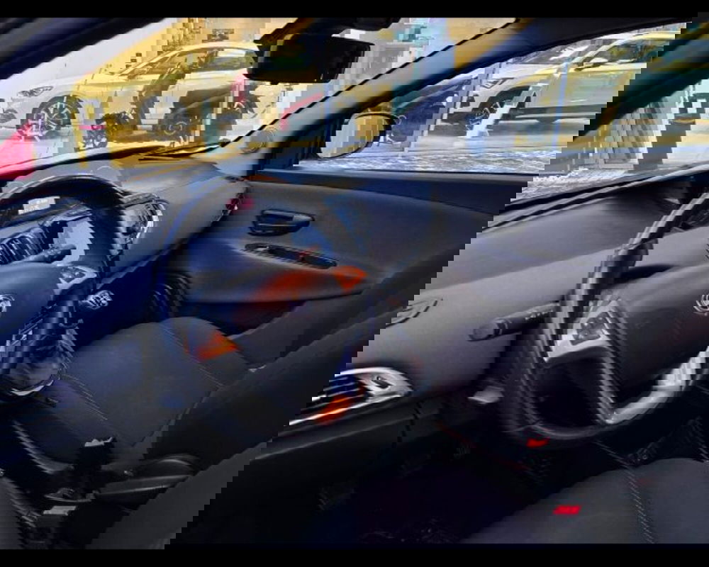 Lancia Ypsilon usata a Bologna (9)