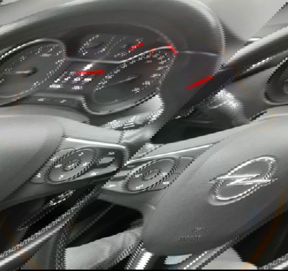 Opel Crossland X usata a Ancona (11)