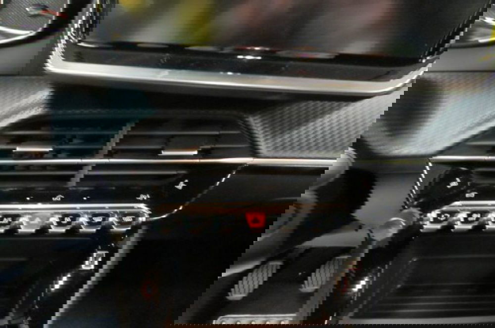 Peugeot 2008 nuova a Milano (10)