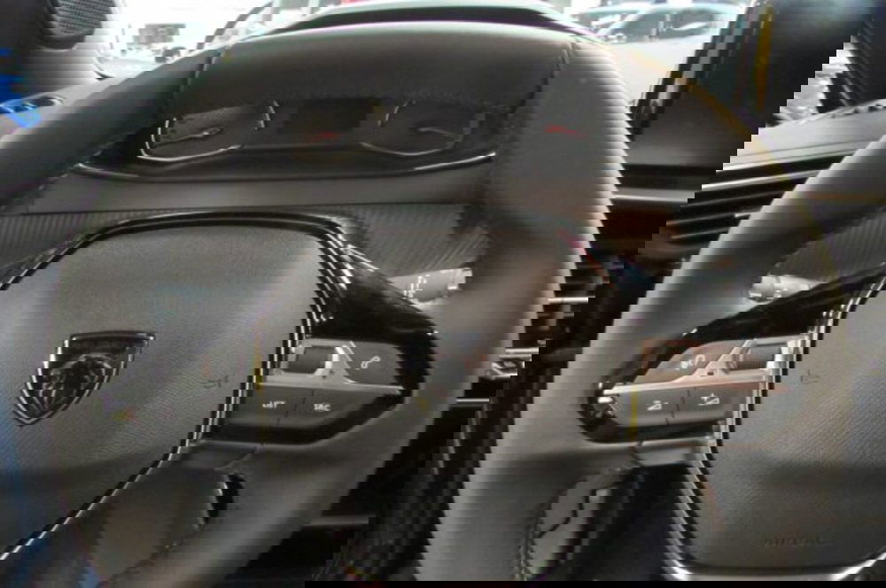 Peugeot 2008 nuova a Milano (12)