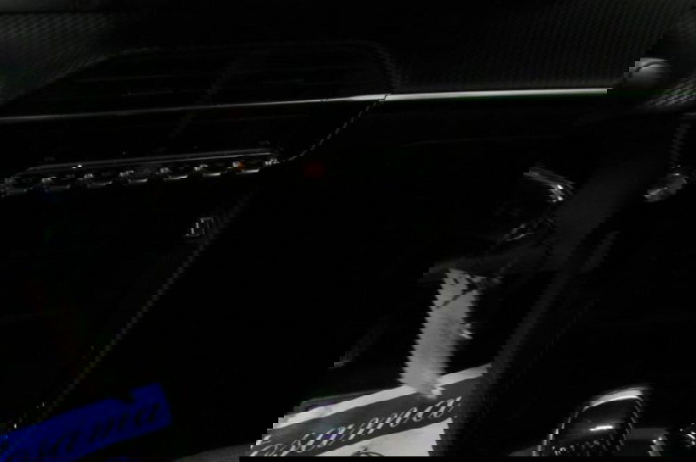 Peugeot 208 nuova a Milano (10)