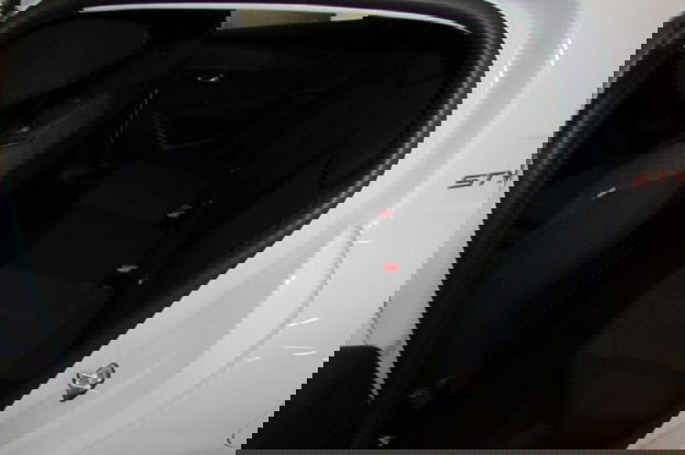 Peugeot 208 nuova a Milano (13)