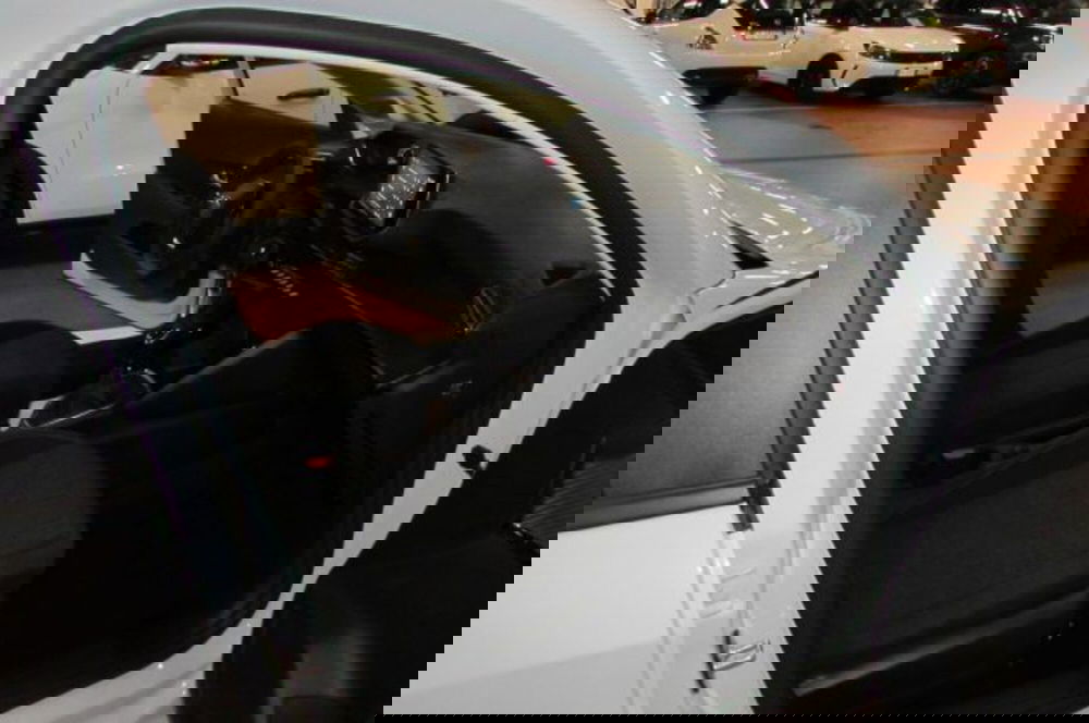 Peugeot 208 nuova a Milano (16)