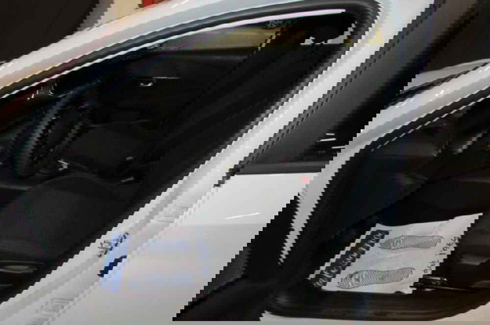 Peugeot 208 nuova a Milano (6)