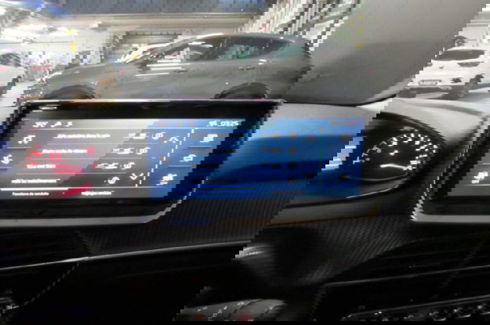 Peugeot 208 nuova a Milano (9)