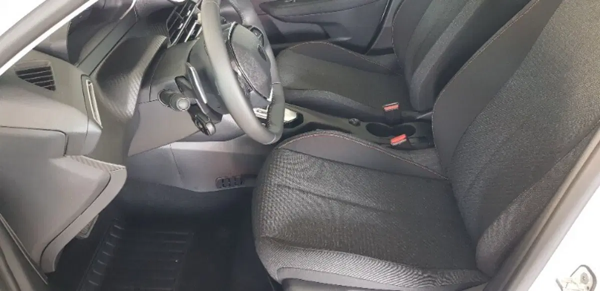Peugeot 208 nuova a Pordenone (12)