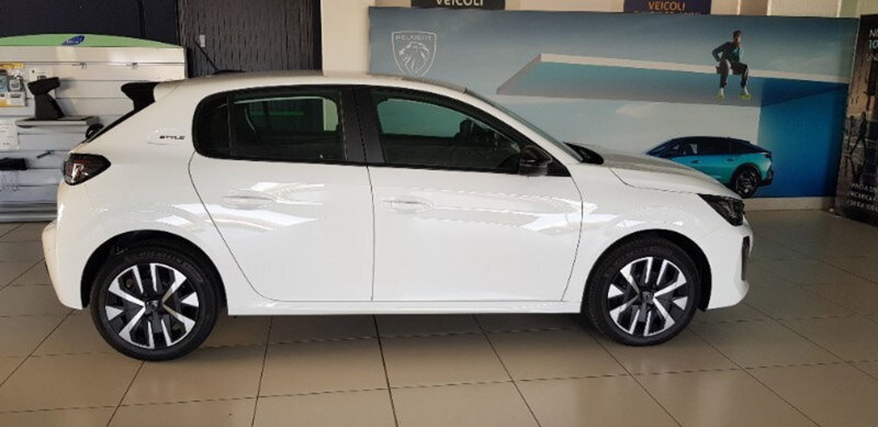 Peugeot 208 nuova a Pordenone (8)