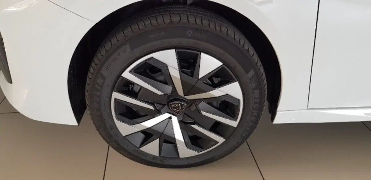 Peugeot 208 nuova a Pordenone (9)