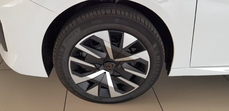 Peugeot 208 nuova a Pordenone (9)