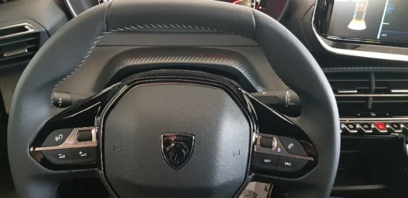 Peugeot 2008 nuova a Pordenone (12)