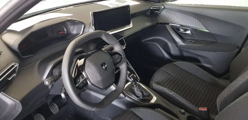 Peugeot 2008 nuova a Pordenone (15)