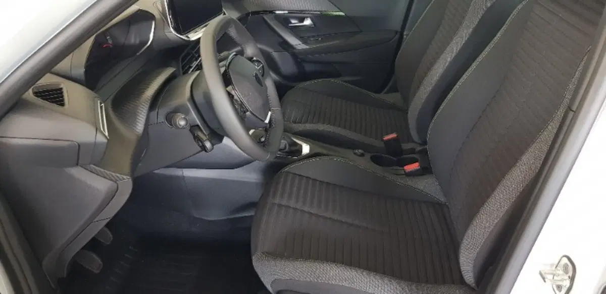 Peugeot 2008 nuova a Pordenone (16)