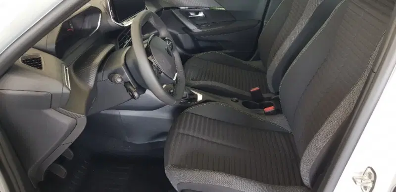 Peugeot 2008 nuova a Pordenone (16)