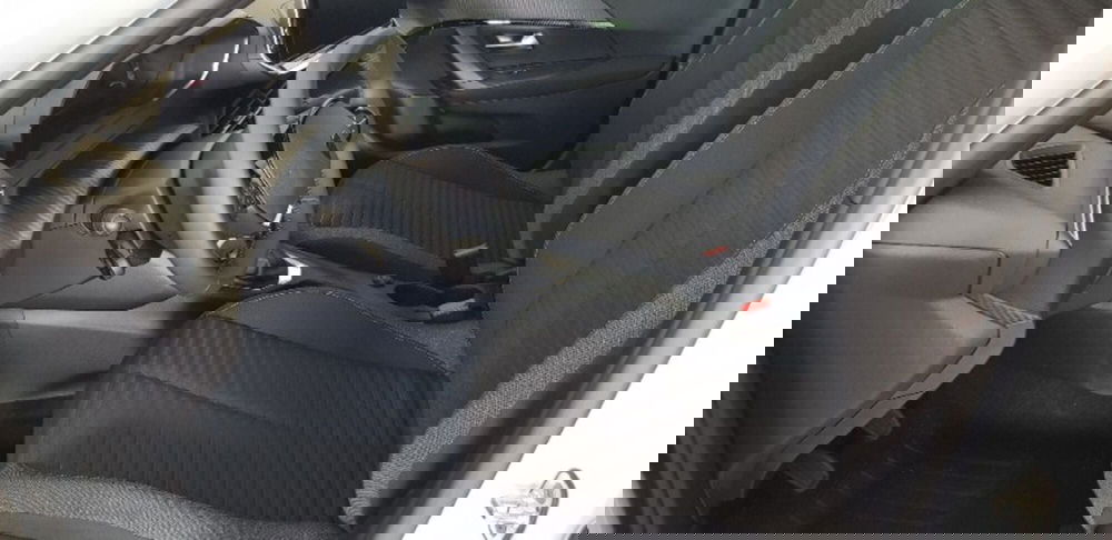 Peugeot 2008 nuova a Pordenone (16)