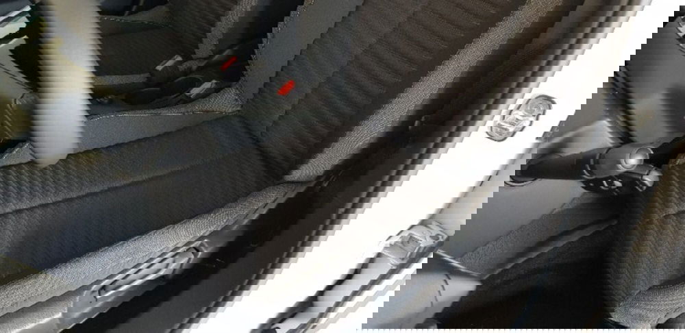 Peugeot 2008 nuova a Pordenone (17)