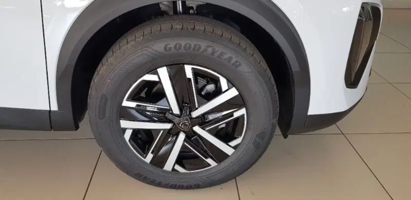 Peugeot 2008 nuova a Pordenone (9)