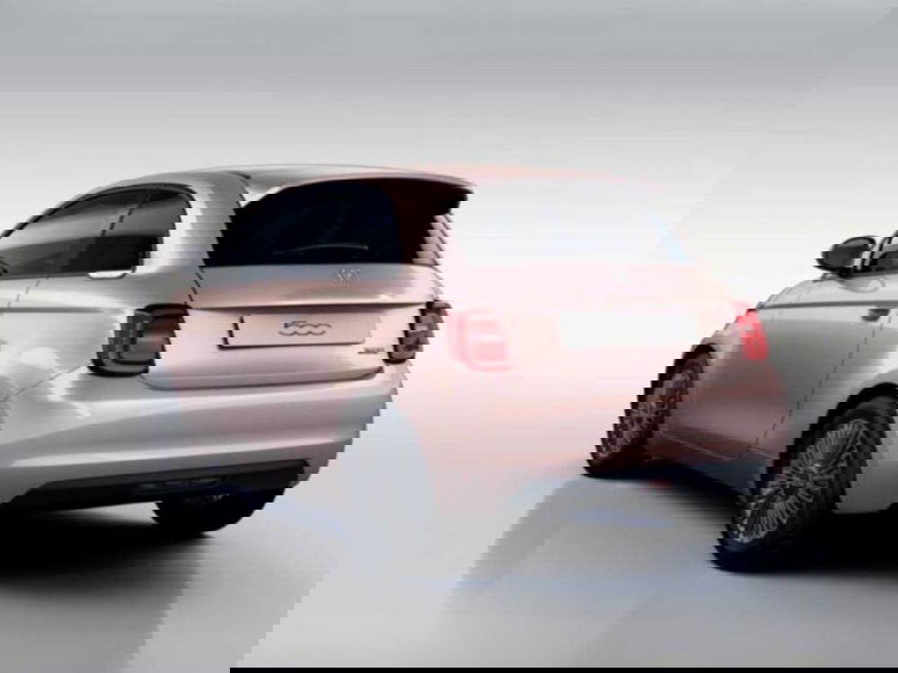 Fiat 500 nuova a Sondrio (3)