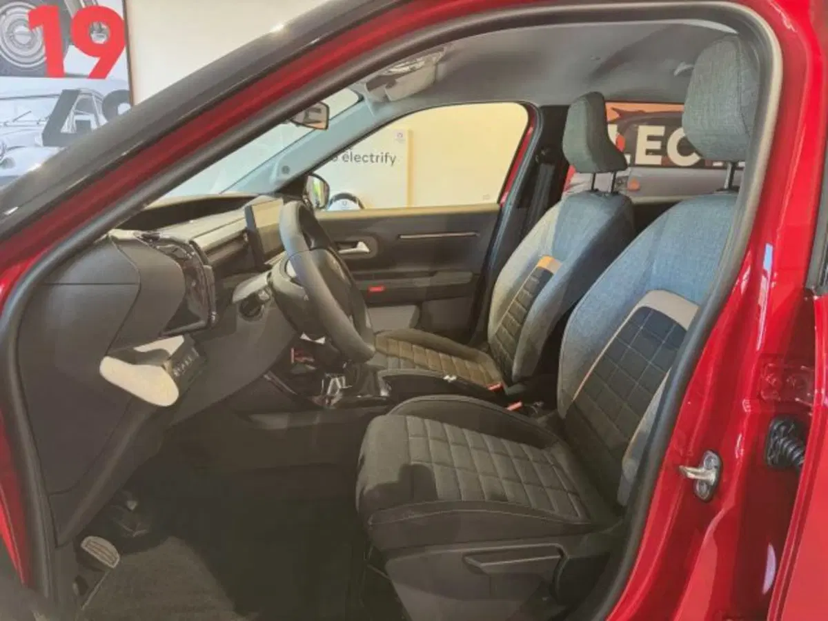 Citroen C3 Aircross nuova a Sondrio (8)