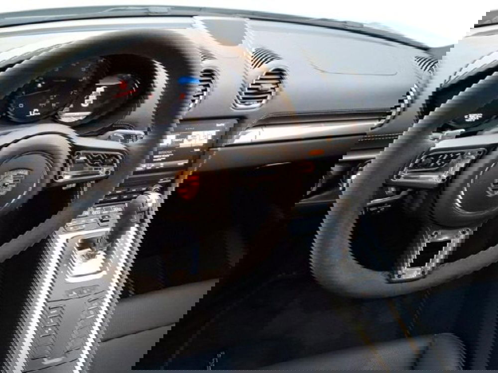 Porsche 718 Cayman  usata a Verona (7)