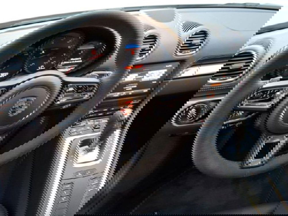 Porsche 718 Cayman  usata a Verona (9)