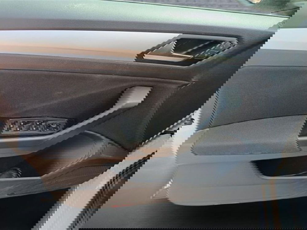 Volkswagen T-Roc usata a Bari (9)