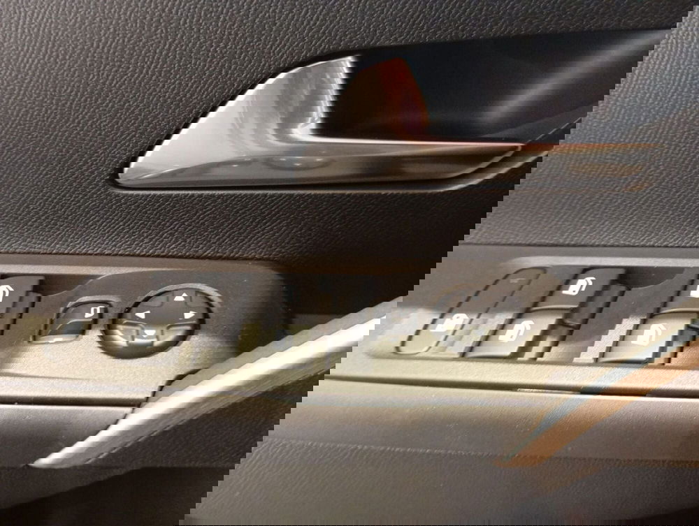 Lancia Ypsilon nuova a Macerata (12)